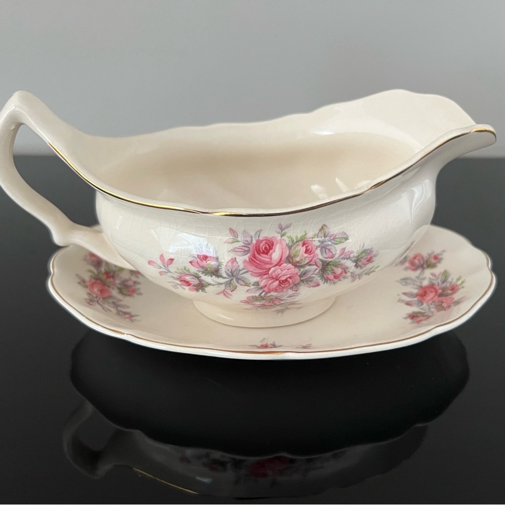 1930’s Vintage Johnson Brothers “Old Chelsea” gravy boat